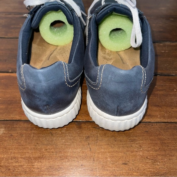 Clarks Blue and White leather Sneakerswomen’s size 10 - Picture 3 of 6